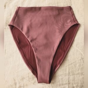 Left on Friday Hi Hi Bottom